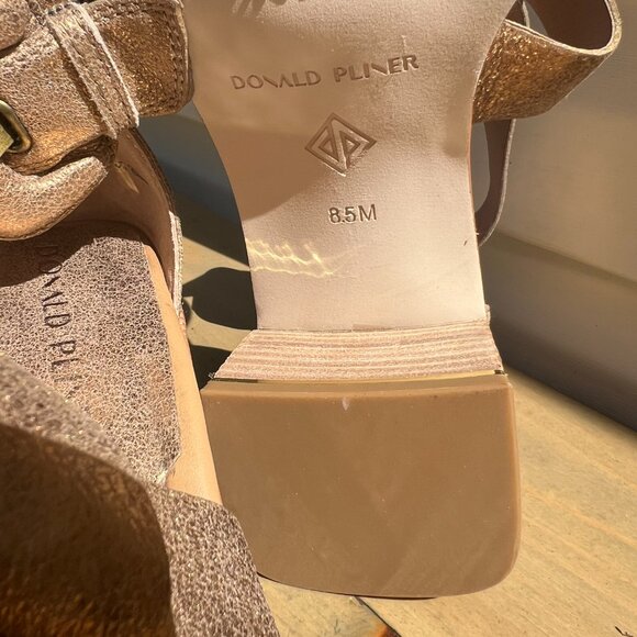 DONALD PLINER Women Helen Light Bronze Casual In Gold 8.5M - Picture 8 of 16